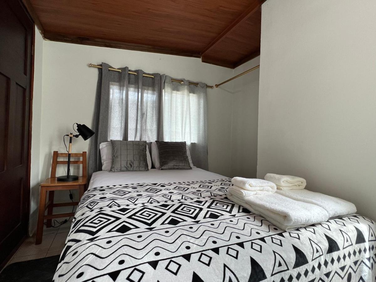 Tiny Apartment In The City Rooftop Terrace Baños Екстериор снимка