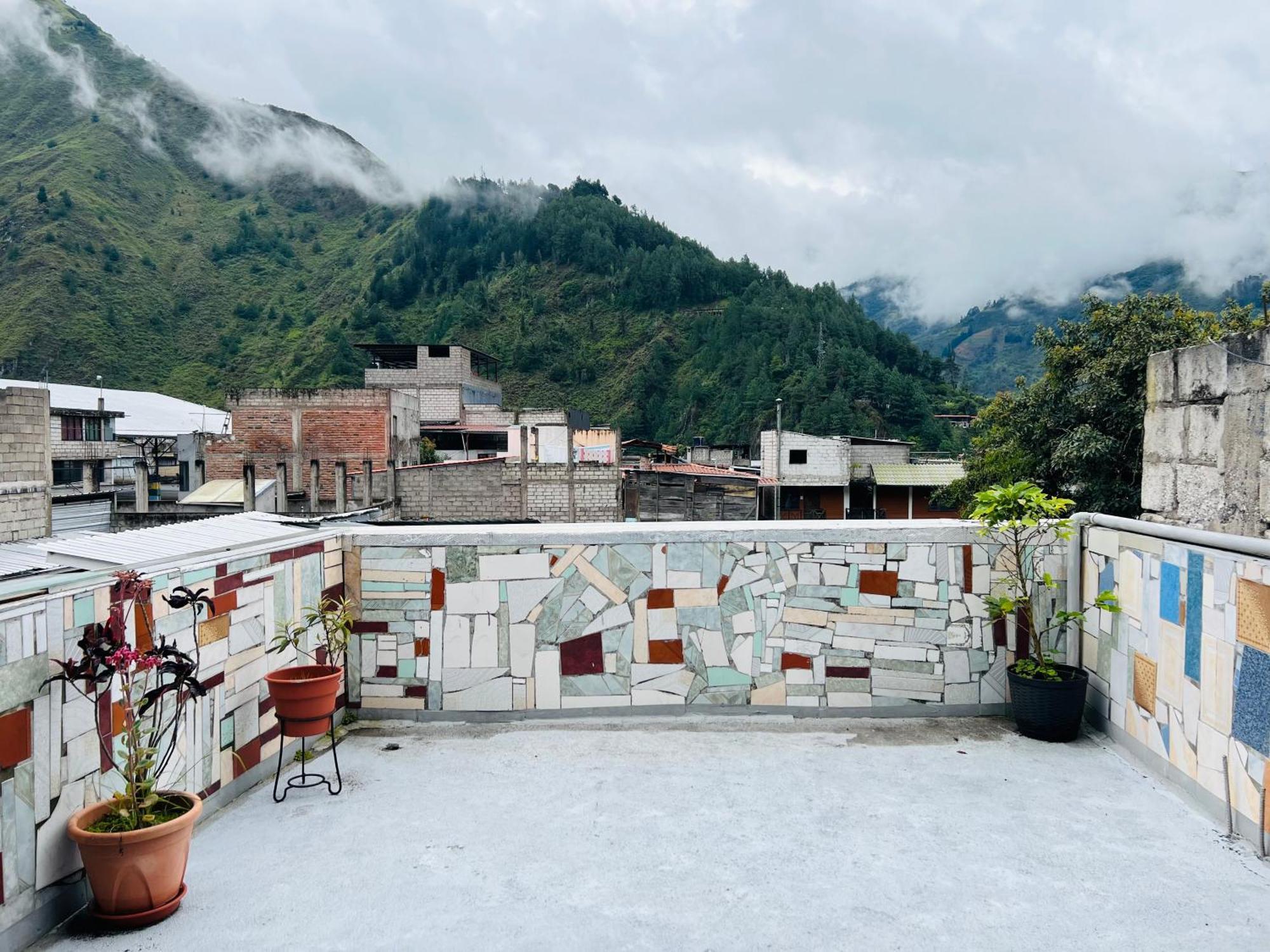 Tiny Apartment In The City Rooftop Terrace Baños Екстериор снимка